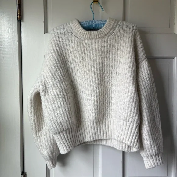 a new day Chunky Cream Crew Neck Bubble Sleeve Knit Sweater Size S - Picture 2 of 4
